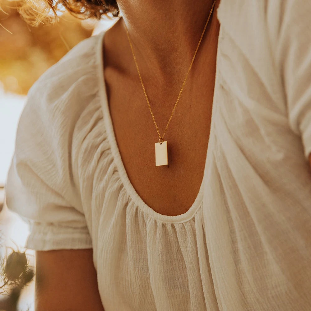 Simple Rectangular Pendant Necklace