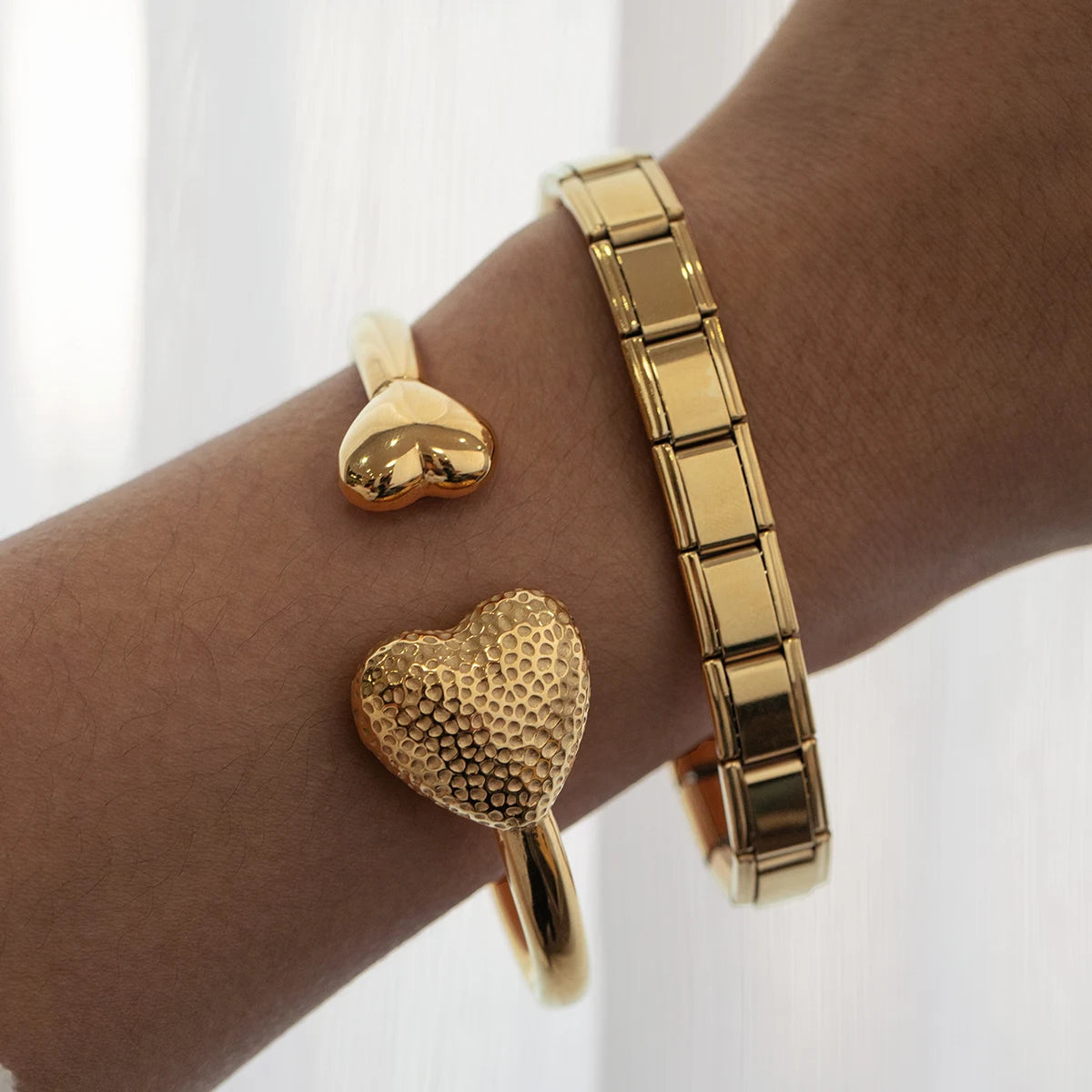 Hammer Pattern Love Asymmetric Bangle