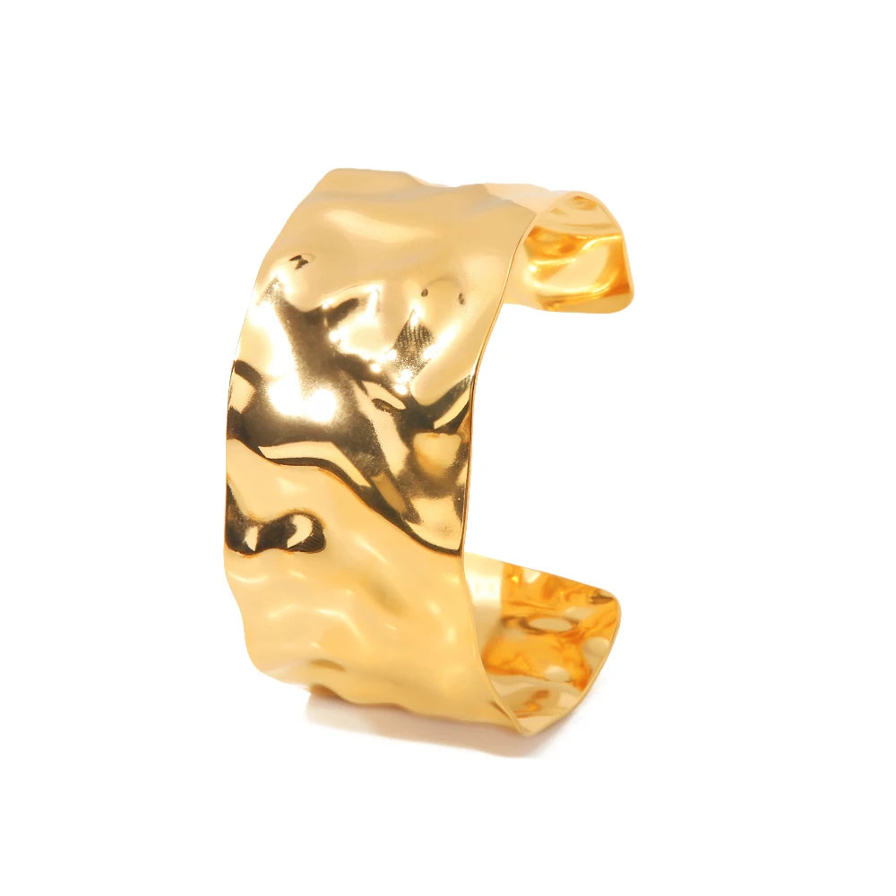 Hammer Pattern Gold Bracelet