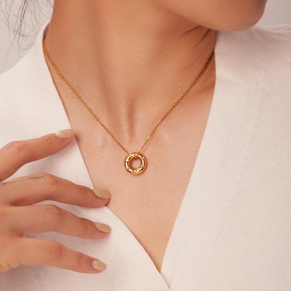 Cubic Zirconia Circle Pendant Necklace