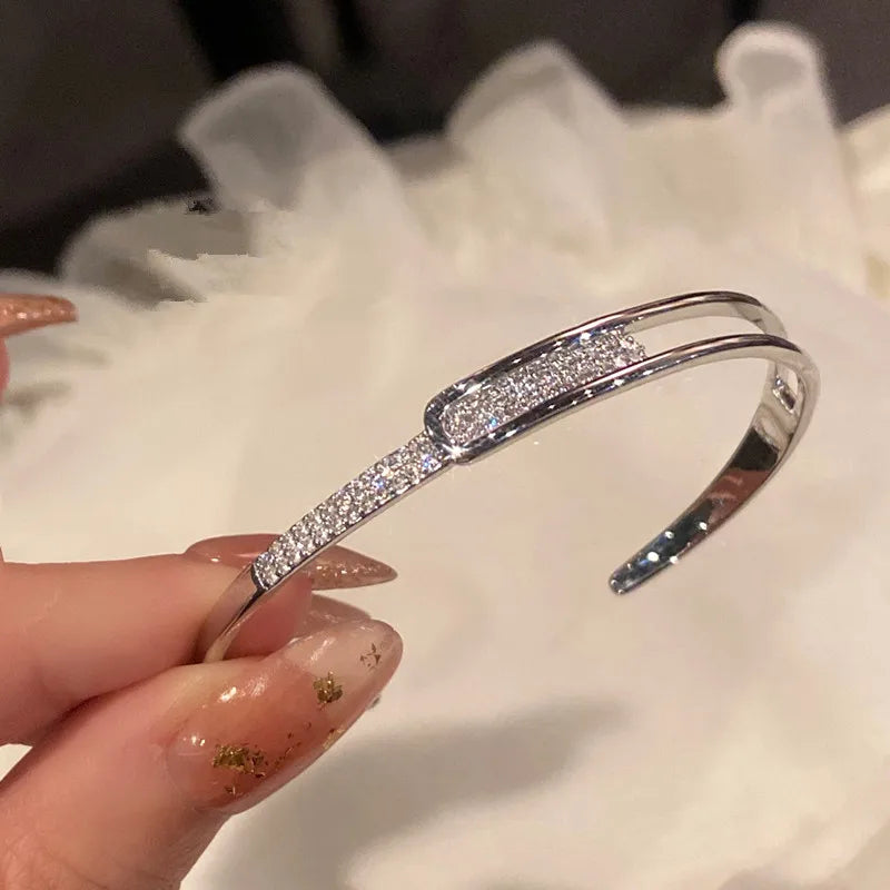 Zirconia Openable Silver Bracelet