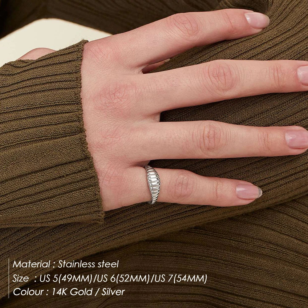 Texture Tail Ring